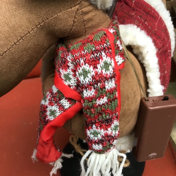 21 - NWOT- Plush Reindeer Indoor Holiday Decoration - Excellent Condition - Picture 5 of 6